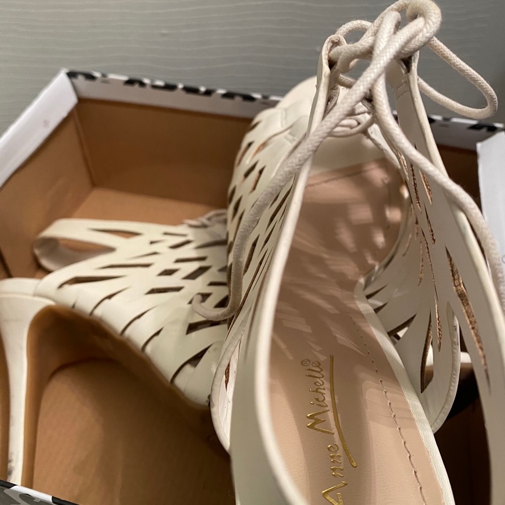 High heels - Picture 7 of 8